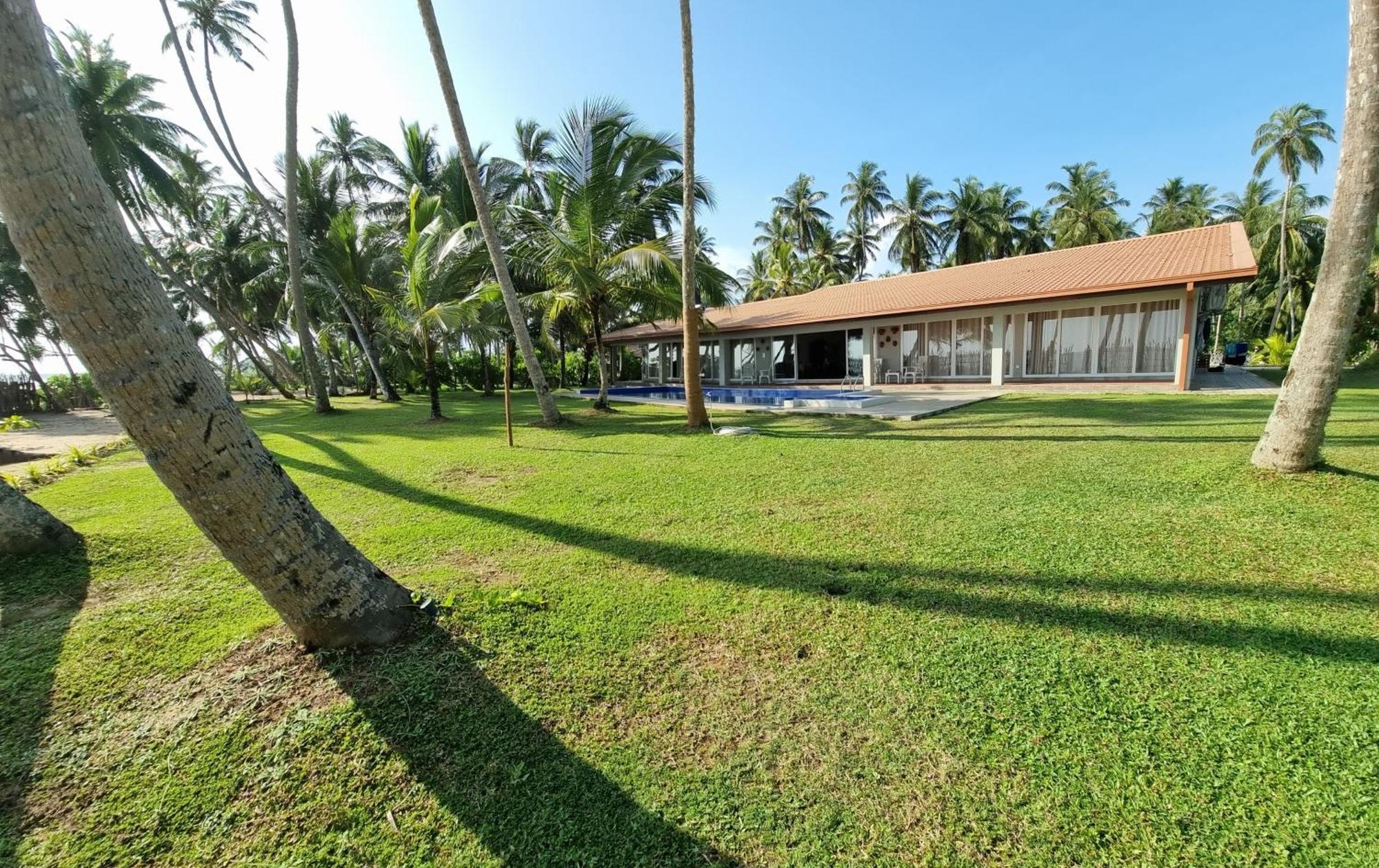 Arhimser Villa-Superb 4 Bedroom Beachfront For 8 In Ranna, Tangalle, Bb, Pool, Free Pick Up For 7 Night Stays Arriving Together, Serviced, Taxes Included Room photo